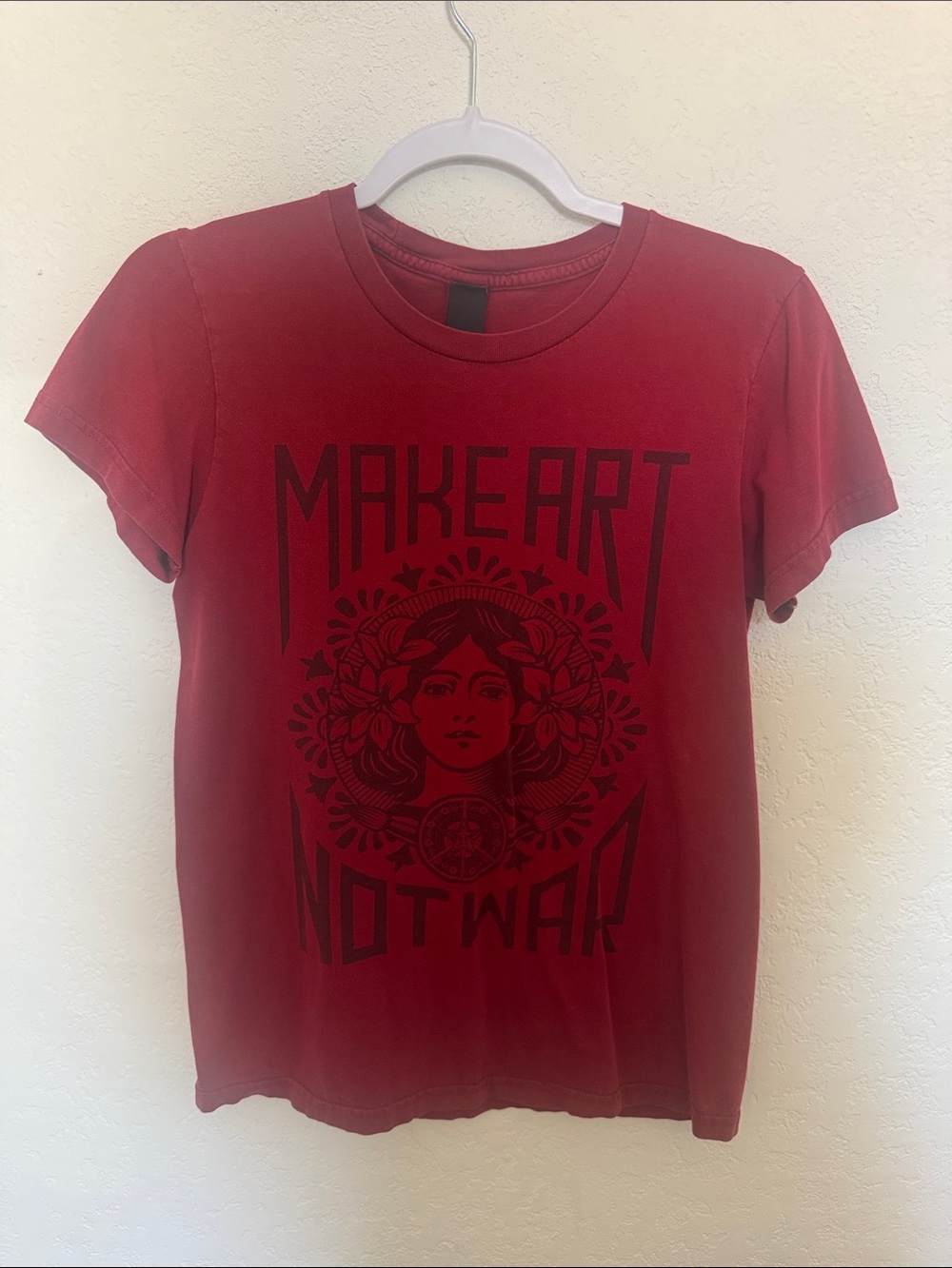 Vintage OBEY Make Art Not War Graphic Tee - Red